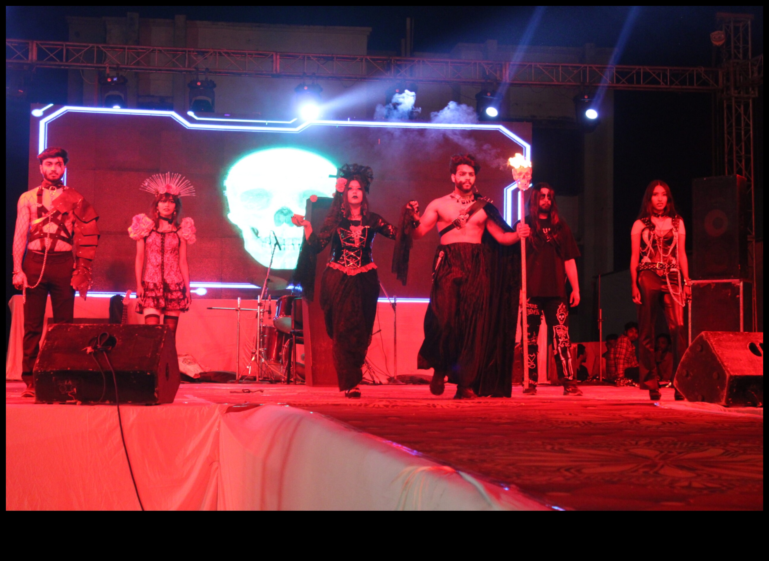 مهرجان الموضة: احتفل بالتنوع مع الملابس الثقافية