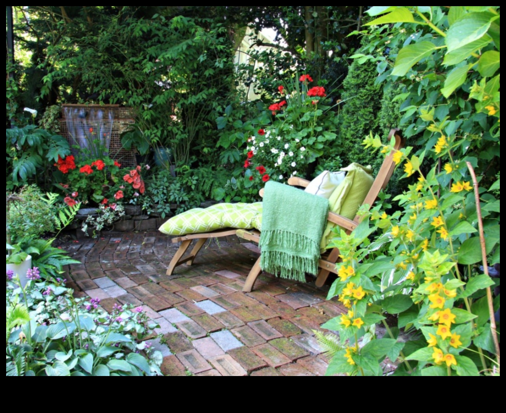 Garden Serenity: رعاية الخبراء لحياة هادئة في الهواء الطلق من خلال الصيانة