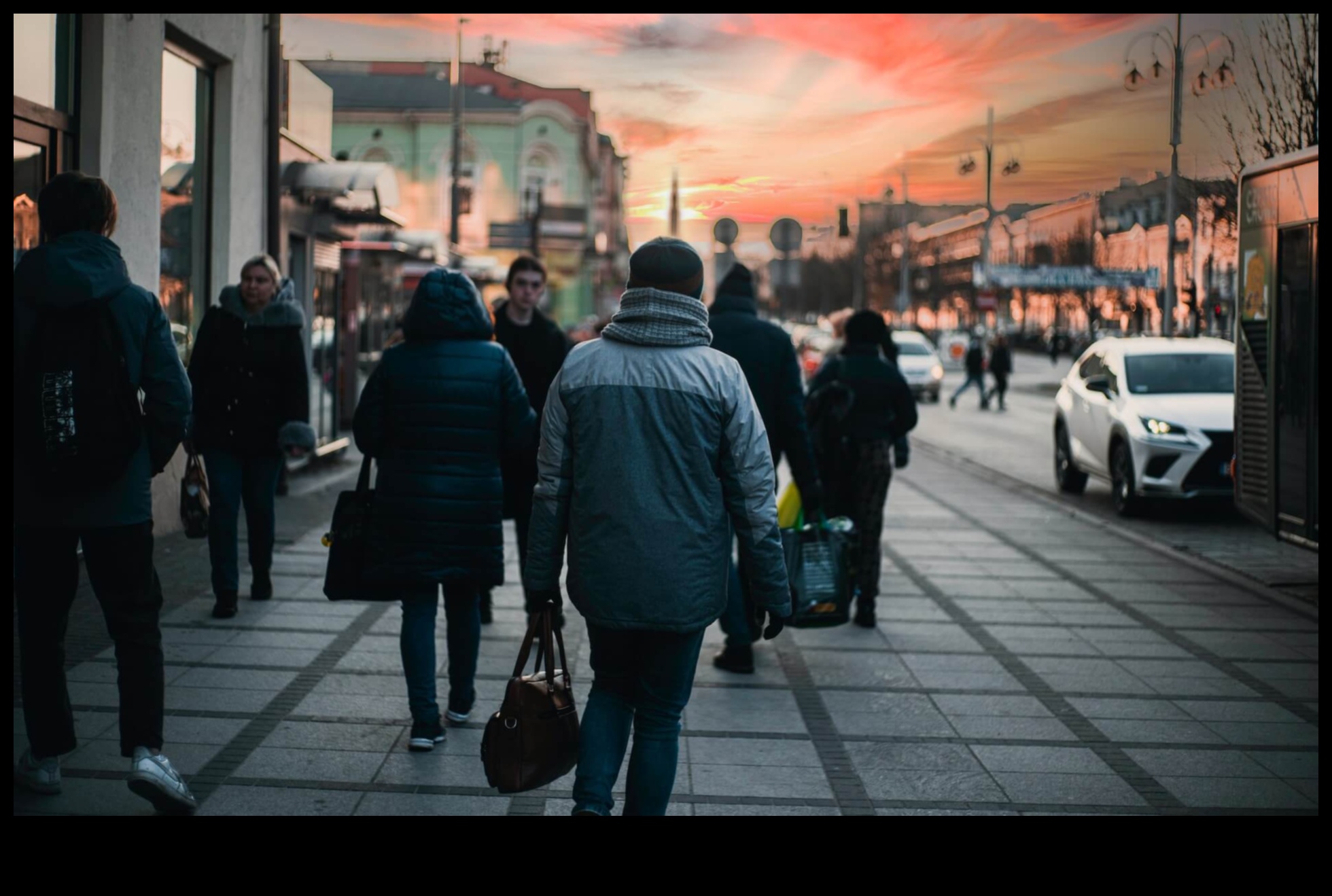 المدينة الفاضلة الحضرية: التقاط أجواء المدينة باستخدام أساليب تصوير الشوارع