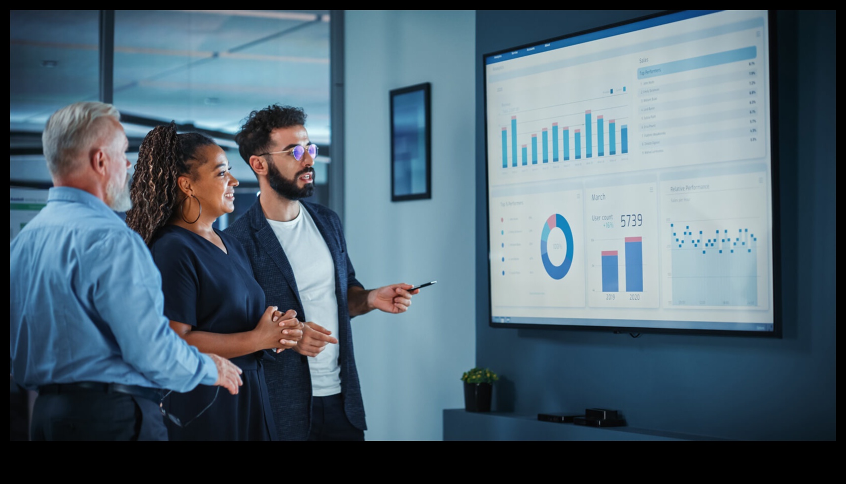 سحابة مافريكس: رائدة في عالم الفنون الإبداعية والحلول الرقمية